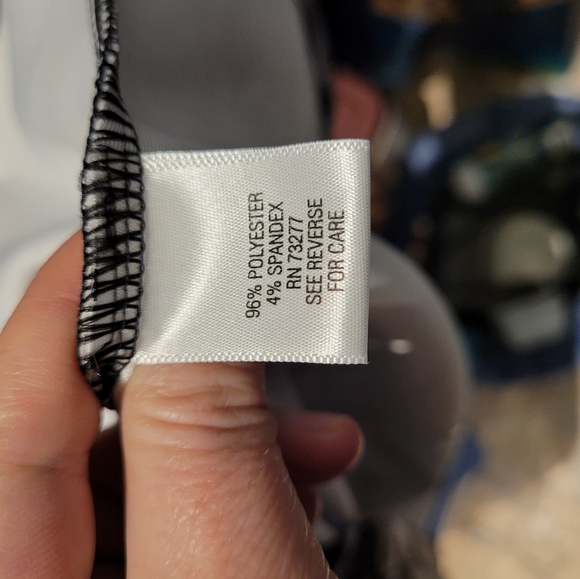 2x Black and White Floral Sleeveless dress - Picture 3 of 4